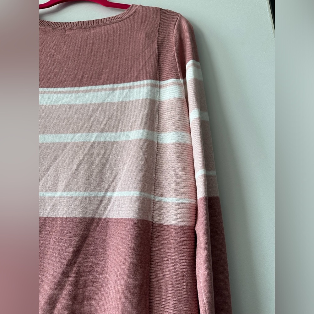 Lety & Me Size Medium Light Weight Sweater - Picture 8 of 8